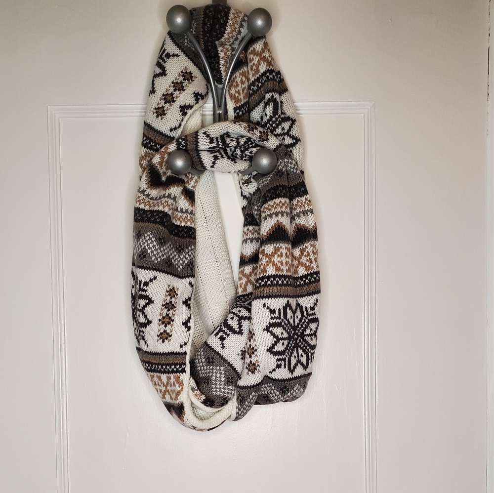 Infinity scarf